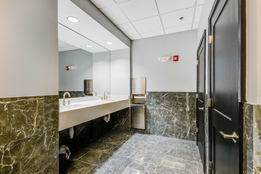 More Photos Of 2700 N Berkeley Lake Rd, Duluth Office For Sale