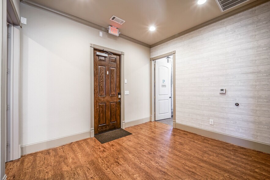 More Photos Of 256 Ed English Dr, Shenandoah Medical For Sale