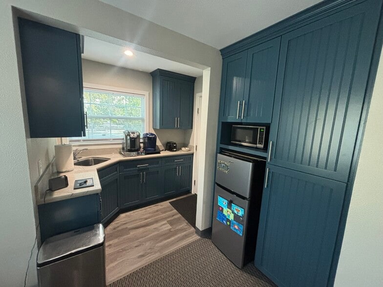 More Photos Of 1130-1132 McKendrie St, San Jose Medical For Lease