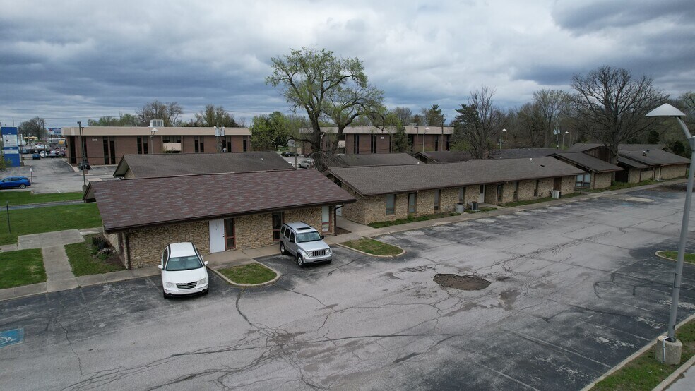 More Photos Of 1303 N Arlington Ave, Indianapolis Medical For Sale