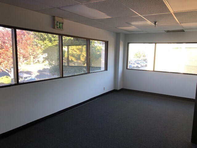 More Photos Of 5202 Oceanus Dr, Huntington Beach Warehouse For Lease
