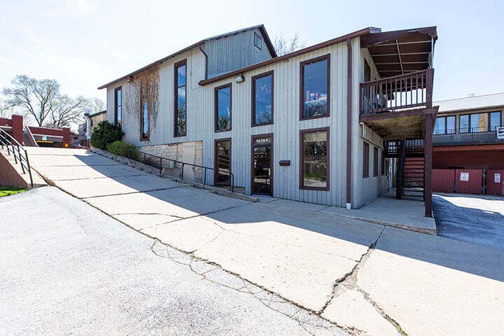 More Photos Of 21 N River St, Batavia Unknown For Lease