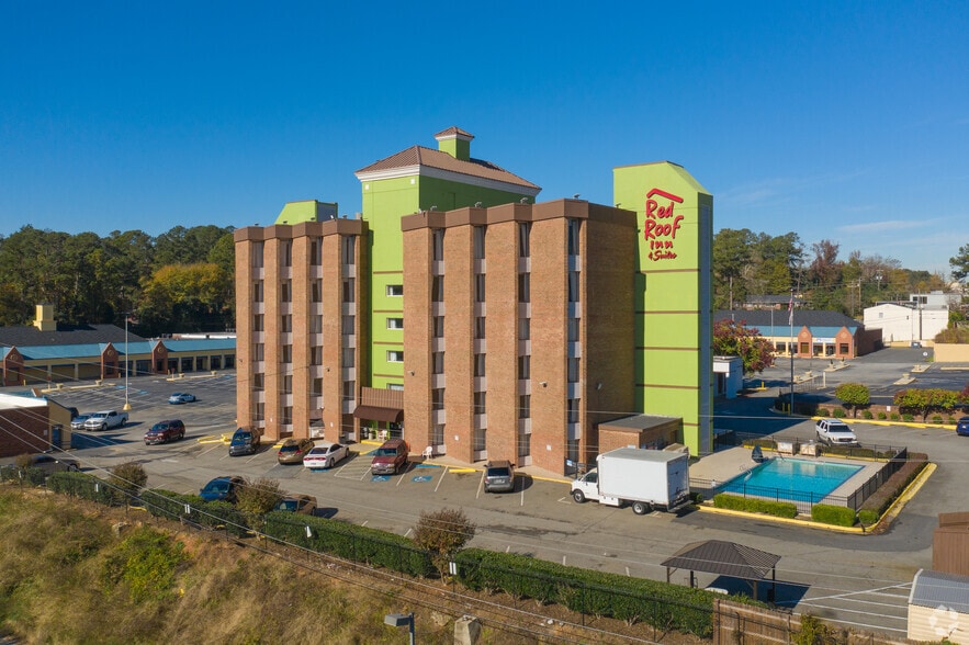 More Photos Of 2720 Riverside Dr, Macon-Bibb Hotel For Sale