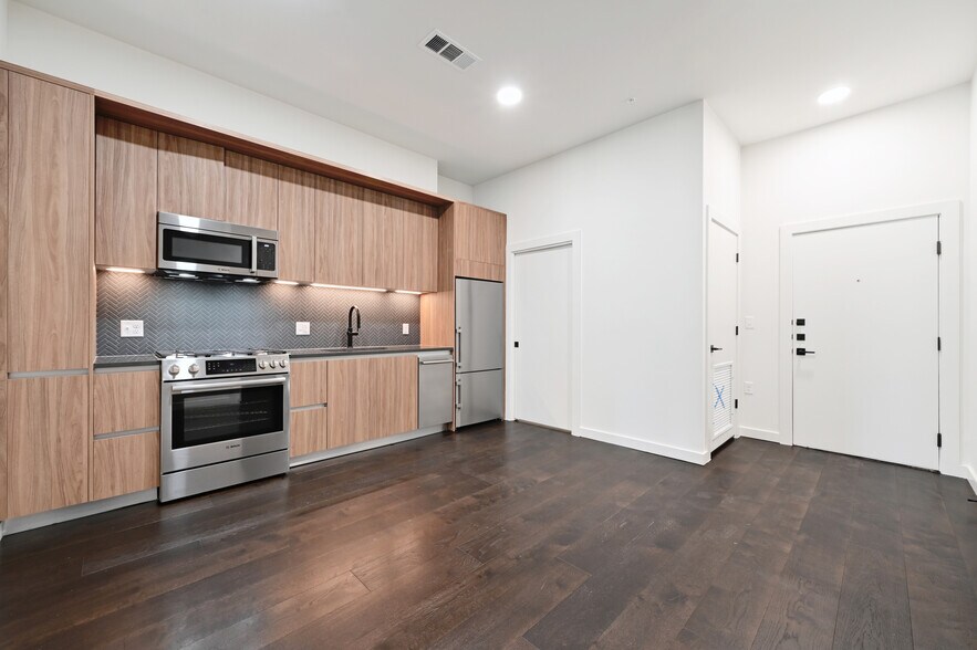 More Photos Of 2209 S First St, Austin Apartments For Sale