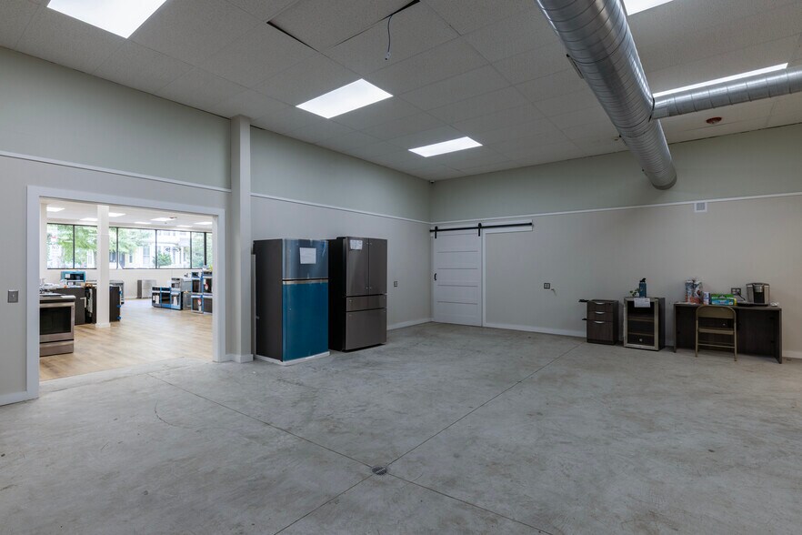 More Photos Of 200 Academy Ave, Providence Drugstore For Sale