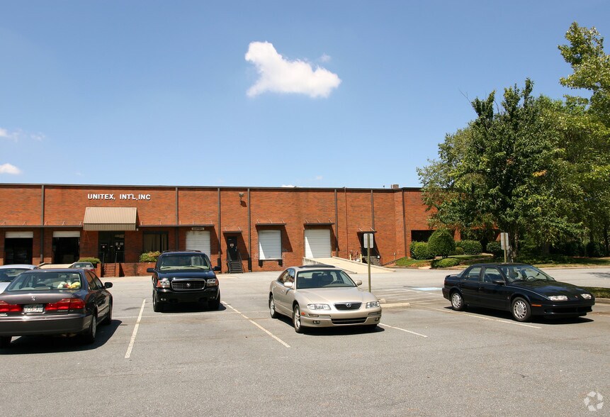 More Photos Of 621 Hurricane Shoals Rd, Lawrenceville Warehouse For Lease