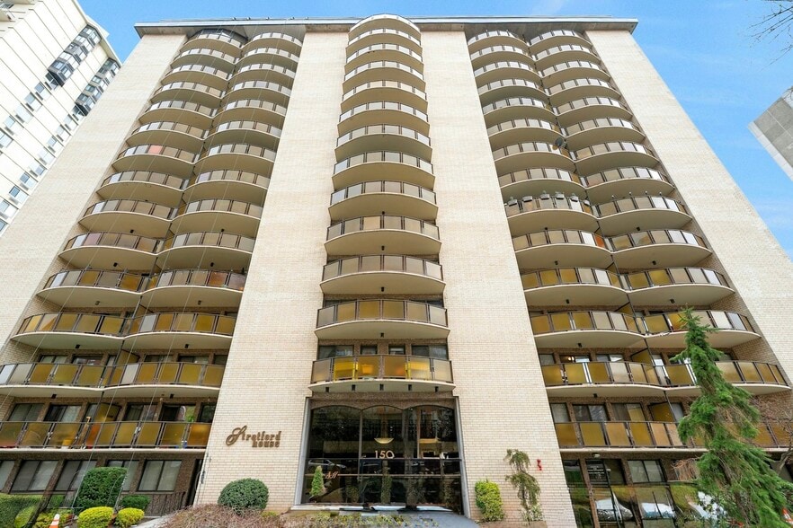 Primary Photo Of 150 Overlook Ave, Hackensack Apartments For Sale