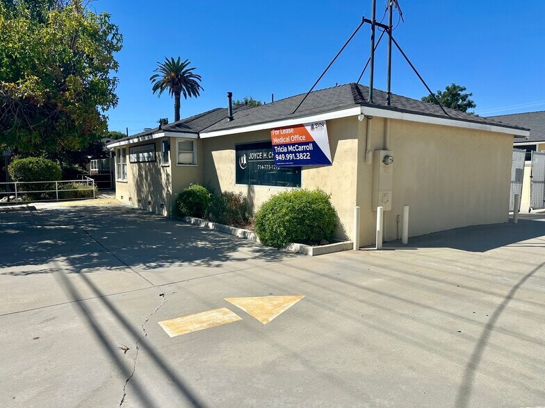 Primary Photo Of 125 N Euclid Ave, Fullerton Medical For Lease