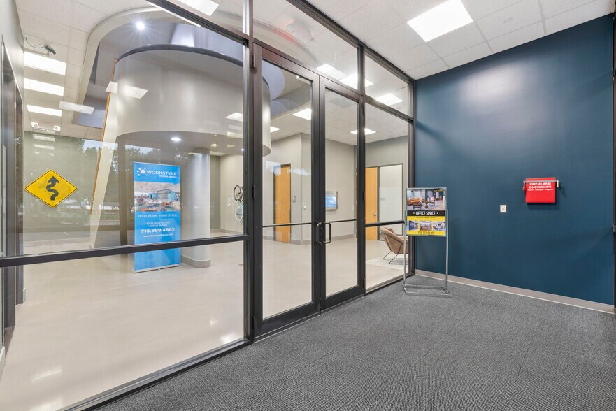 More Photos Of 1601 Industrial Blvd, Sugar Land Medical For Lease