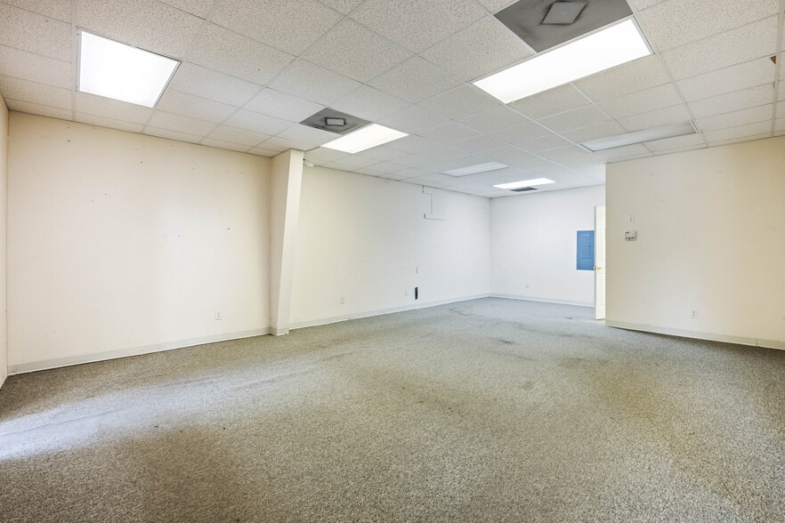 More Photos Of 7227 Beach Dr SW, Ocean Isle Beach Freestanding For Lease