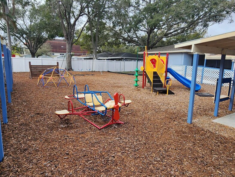 More Photos Of 2177 NE Coachman Rd, Clearwater Schools For Lease