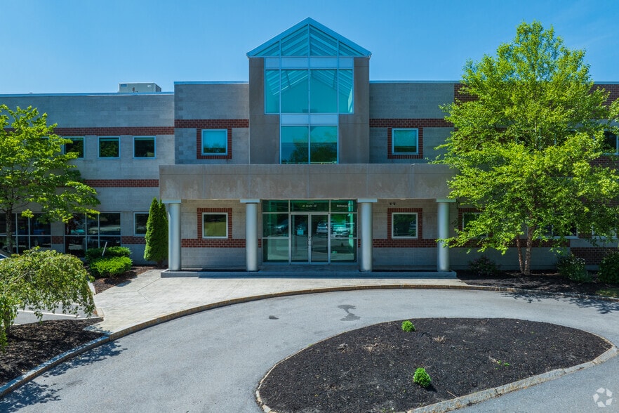 More Photos Of 18-22 Main St, Acton Warehouse For Lease