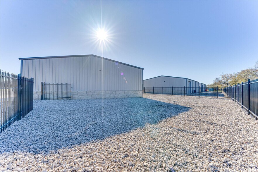 More Photos Of 3406 Interstate 30 W, Caddo Mills Flex For Lease