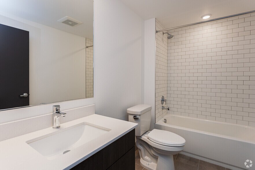 More Photos Of 1505 SW 107th St, Seattle Apartments For Lease