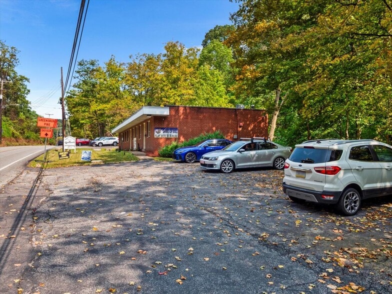 More Photos Of 584 Brown Ave, Turtle Creek Office For Sale