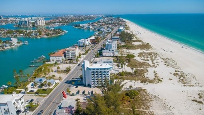 More Photos Of 10200 Gulf Blvd, Treasure Island Hotel For Sale