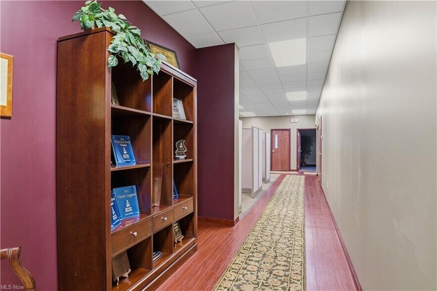 More Photos Of 319 Howard Dr, Sandusky Office For Sale
