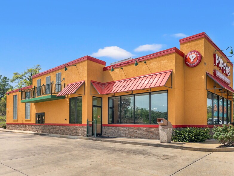 More Photos Of 110 State Highway 30 W, New Albany Restaurant For Sale