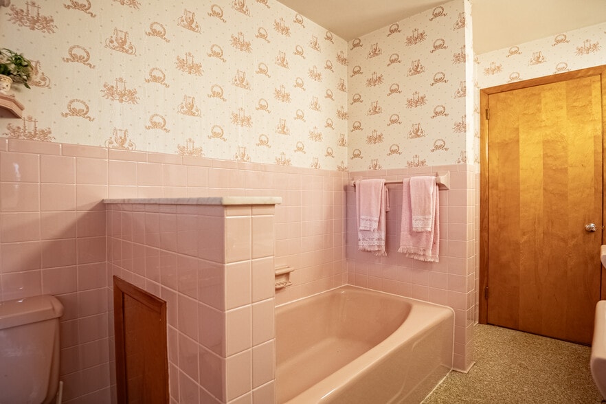 More Photos Of 519 N Hermitage Rd, Hermitage Office Residential For Sale