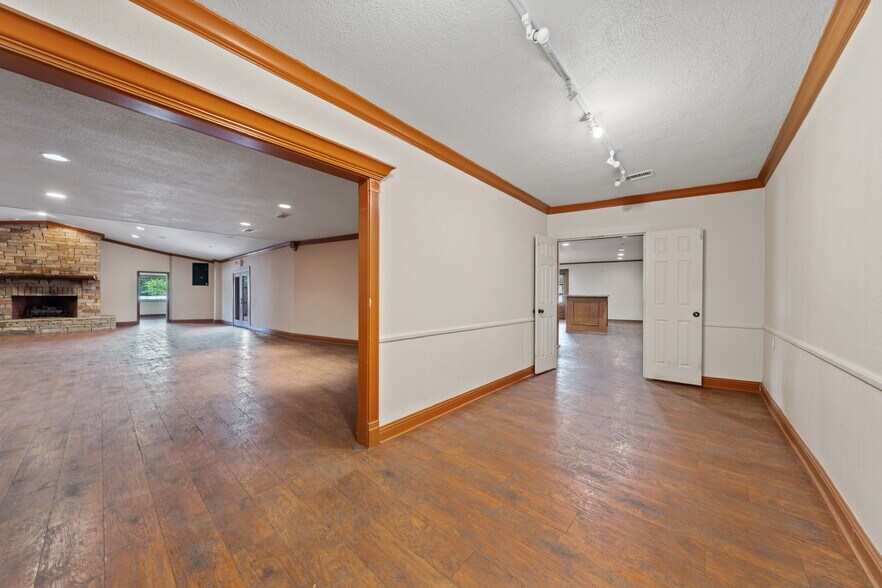 More Photos Of 6401 Rock Creek Rd, Waco Freestanding For Sale