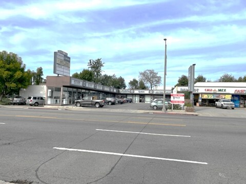 Primary Photo Of 19235-19243 Ventura Blvd, Tarzana Storefront Retail Office For Lease