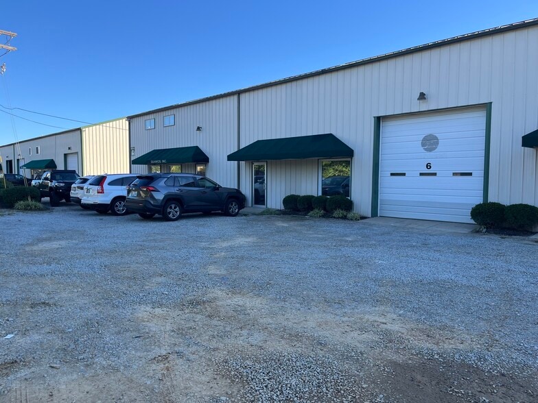 Primary Photo Of 6244 Old Lagrange Rd, Crestwood Warehouse For Lease