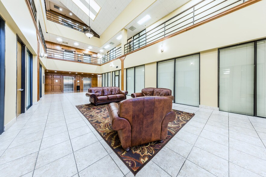 More Photos Of 12651 Briar Forest Dr, Houston Office For Lease