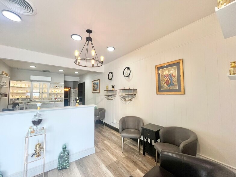 More Photos Of 601-605 Douglas Blvd, Roseville Unknown For Lease