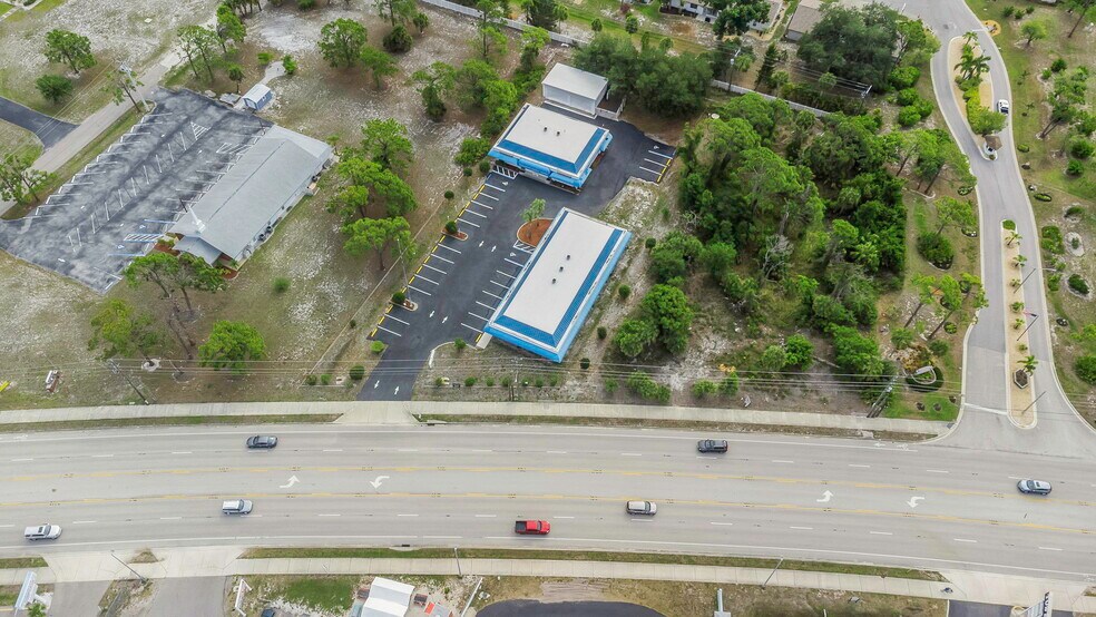 More Photos Of 655 N Indiana Ave, Englewood Medical For Sale