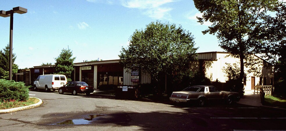 More Photos Of 100 Youngs Rd, Hamilton Freestanding For Lease