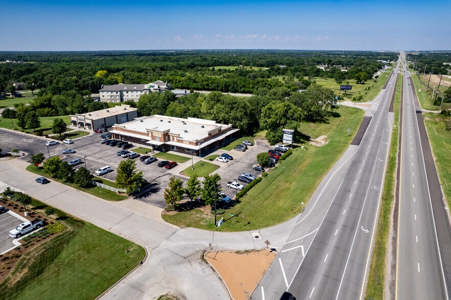 More Photos Of 307 W US Highway 54, Andover General Retail For Sale
