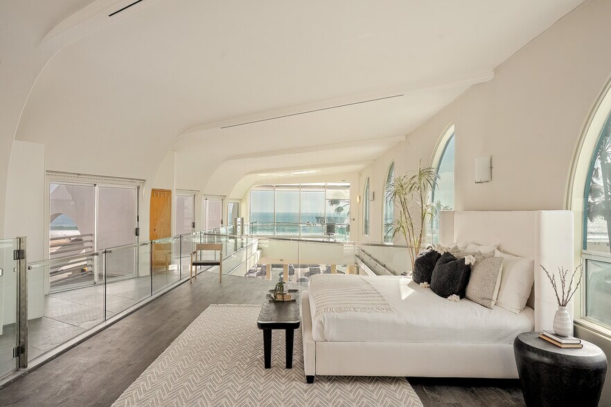 More Photos Of 3111 Ocean Front Walk, Marina Del Rey Apartments For Sale