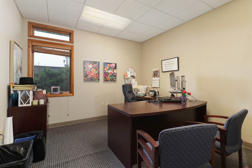More Photos Of 407 Detroit Ave, Bloomington Office For Sale