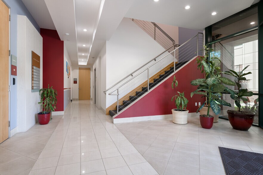 More Photos Of 5860 Owens Ave, Carlsbad Office For Sale