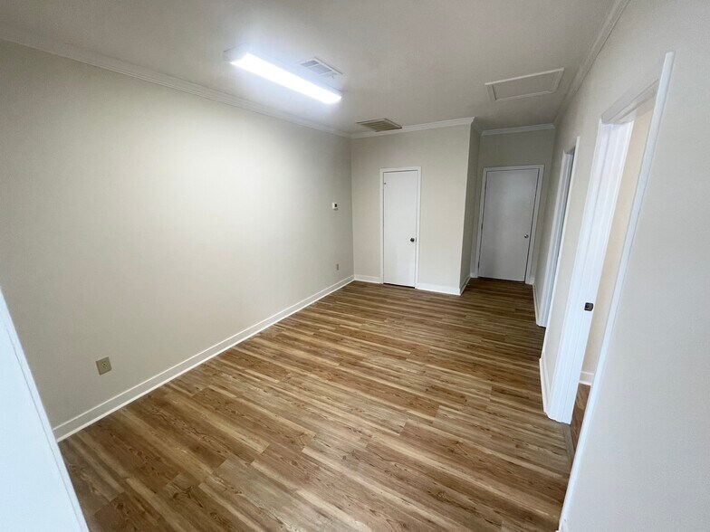 More Photos Of 5719 Highway 25, Flowood Office For Lease