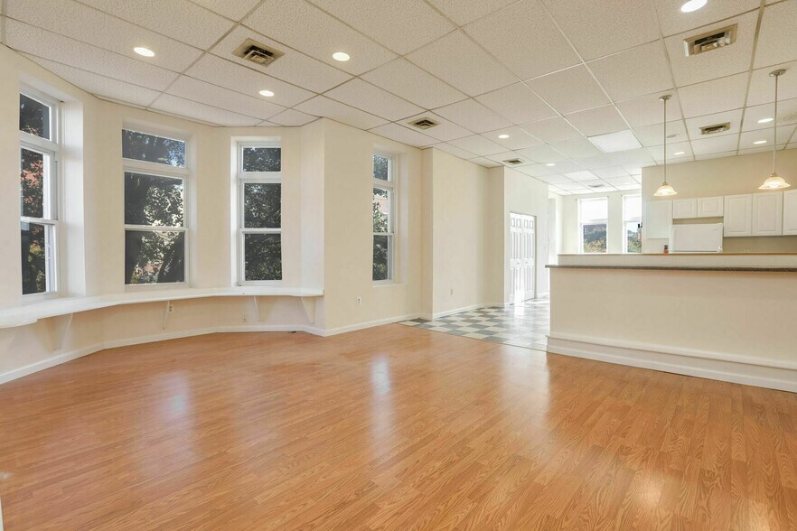 More Photos Of 2129 Charles St, Baltimore Storefront Retail Residential For Sale
