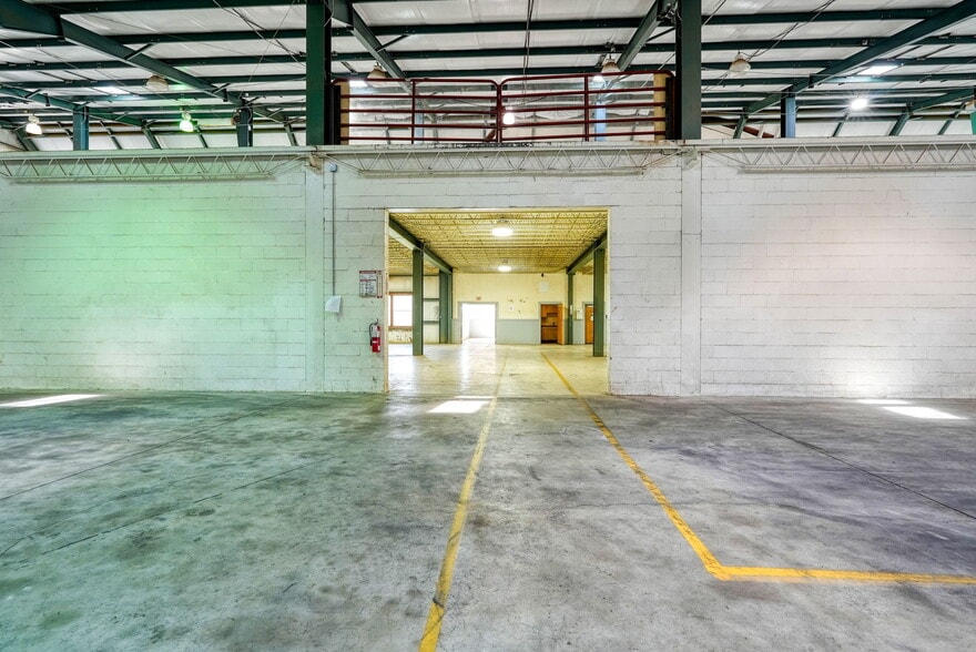 More Photos Of 2 Brewery Ln, Elverson Distribution For Lease