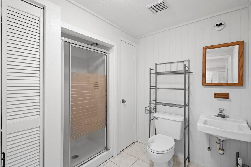 More Photos Of 42554 Maggie Jones Rd, Paisley Horse Stables For Sale
