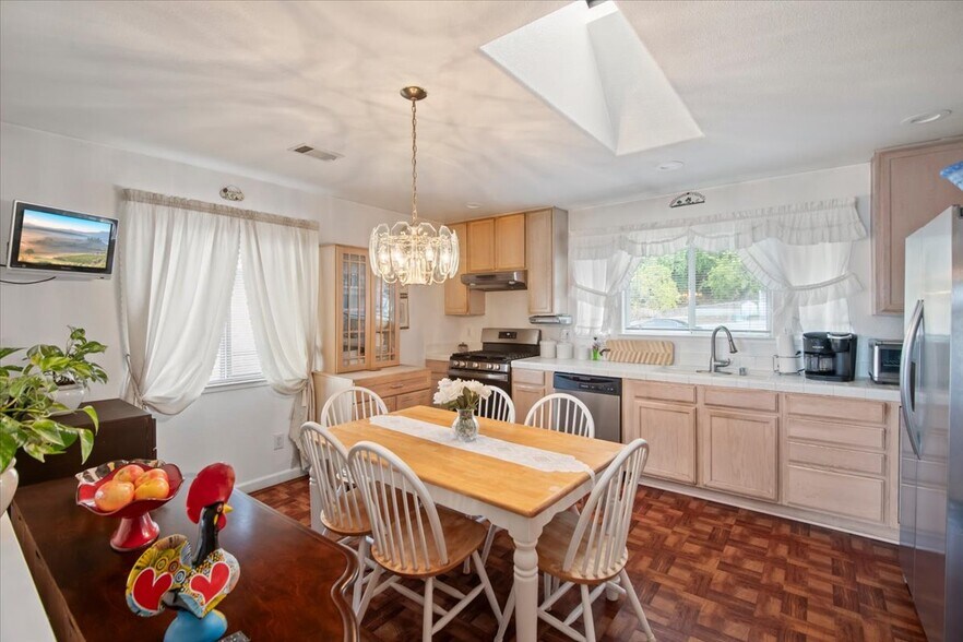 More Photos Of 25583 Spring Dr, Hayward Multifamily For Sale