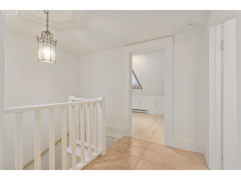 More Photos Of 1492 Pearl St, Eugene Office For Sale