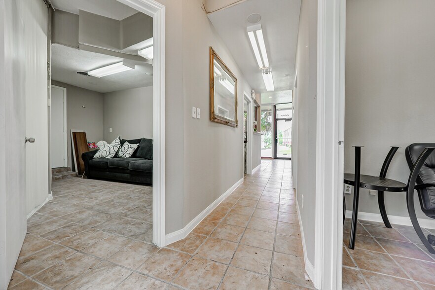 More Photos Of 2601 Prospect St, Houston Medical For Sale