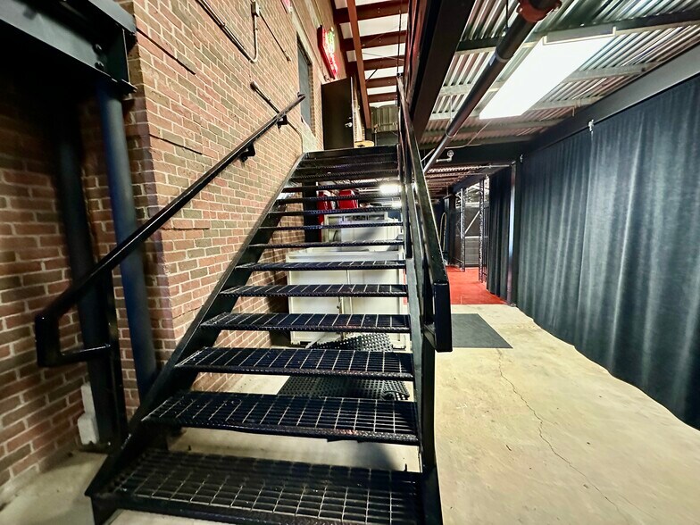 More Photos Of 832 Gallia St, Portsmouth Theater Concert Hall For Sale