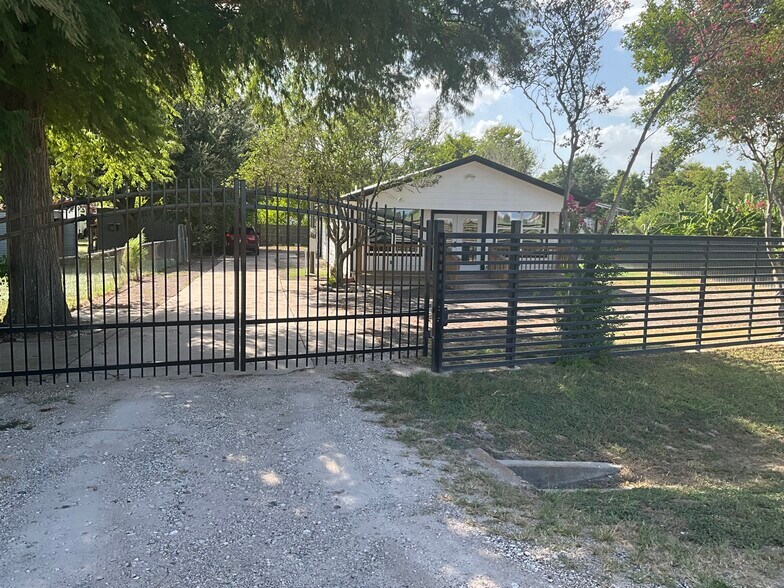 More Photos Of 21095 FM 362 Rd, Waller Flex For Sale