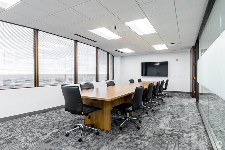 More Photos Of 1415 W 22nd St, Oak Brook Office For Lease