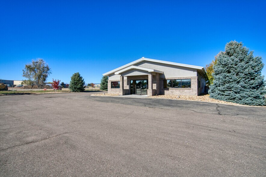 More Photos Of 14439 Mead Ct, Longmont Flex For Lease