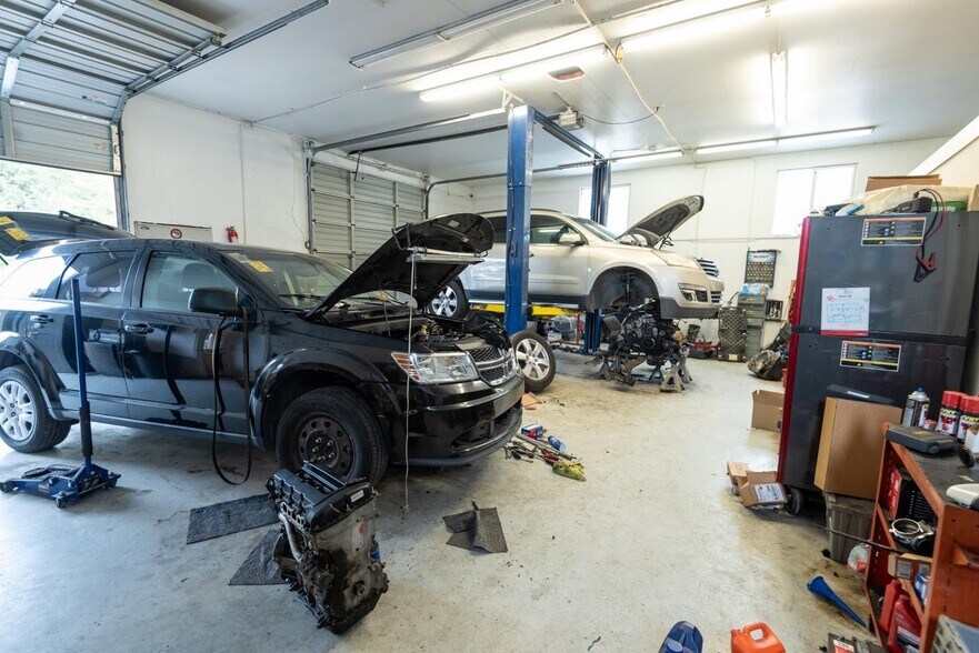 More Photos Of 785 E 3rd St, Lafayette Auto Dealership For Lease