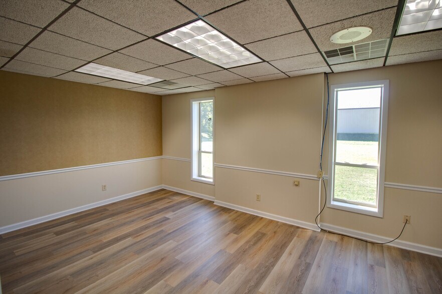 More Photos Of 202 W Main St, Glen Carbon General Retail For Sale