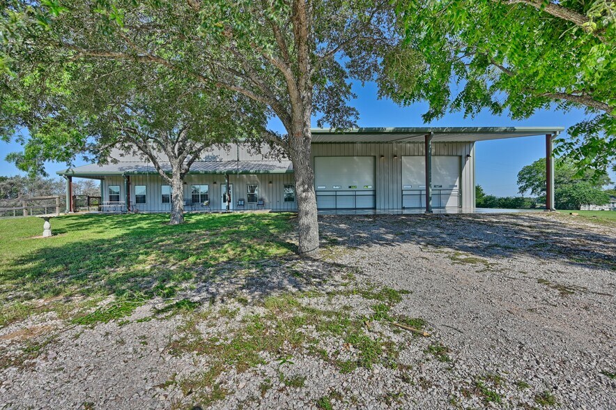 More Photos Of 126 S Berlin Rd, Brenham Specialty For Sale