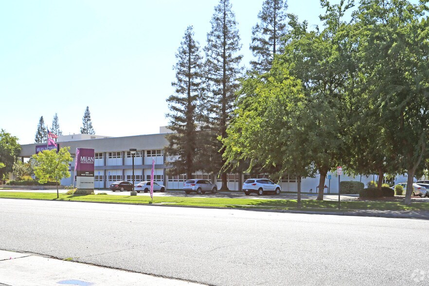 More Photos Of 255 W Bullard Ave, Fresno Office For Lease