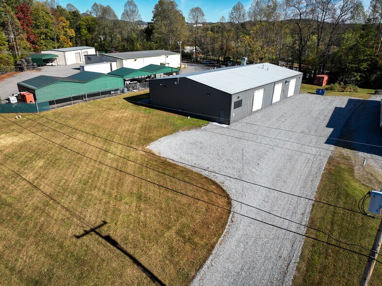 Primary Photo Of 2308 Icenhour Ct, Lenoir Industrial For Lease